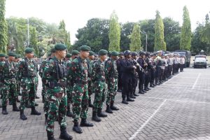 Polres Situbondo Siagakan Brimob dan TNI, Perkuat Pengamanan TPS dengan Patroli Mobile