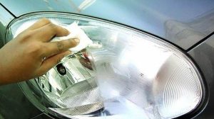 Tips Ampuh Membersihkan Lampu Mobil Menguning Agar Kembali Bening